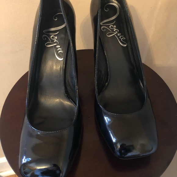 Vogue Black Heels - Picture 3 of 4